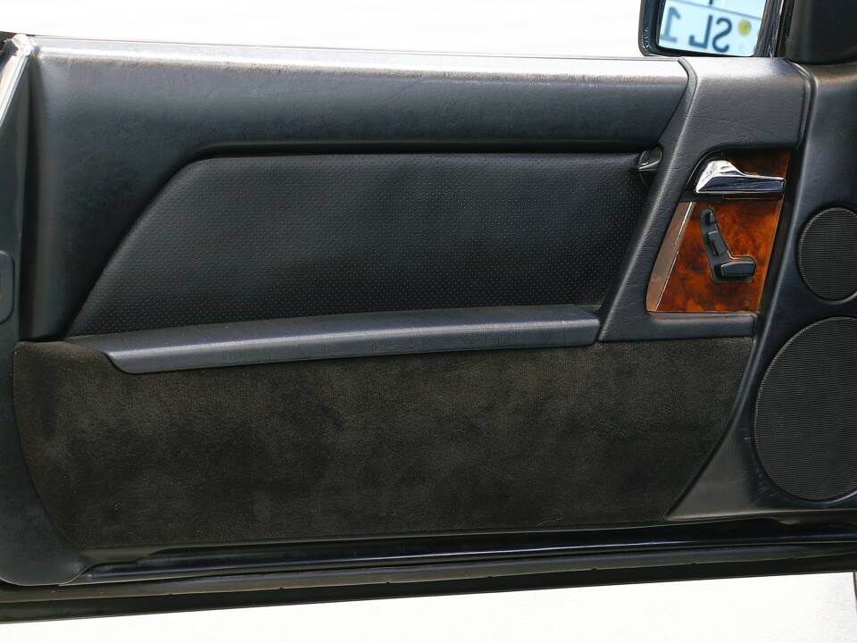 Image 19/24 de Mercedes-Benz 300 SL-24 (1993)