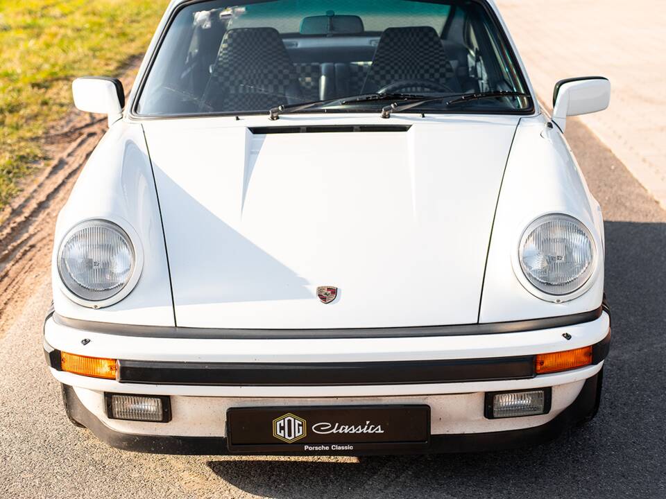 Image 10/36 of Porsche 911 Carrera 3.2 (1984)