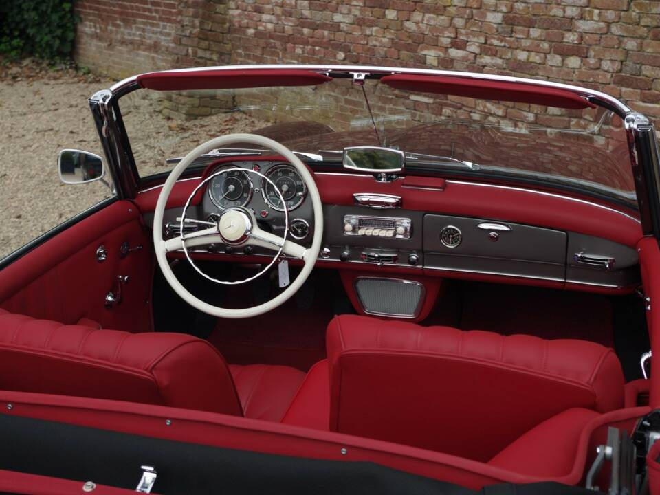 Image 36/50 of Mercedes-Benz 190 SL (1959)
