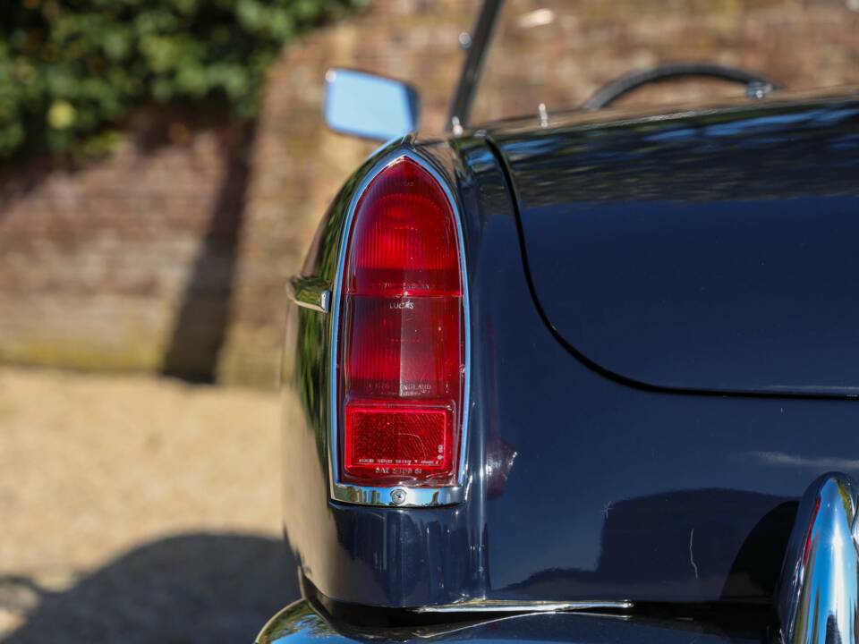 Image 39/50 de MG MGB (1966)