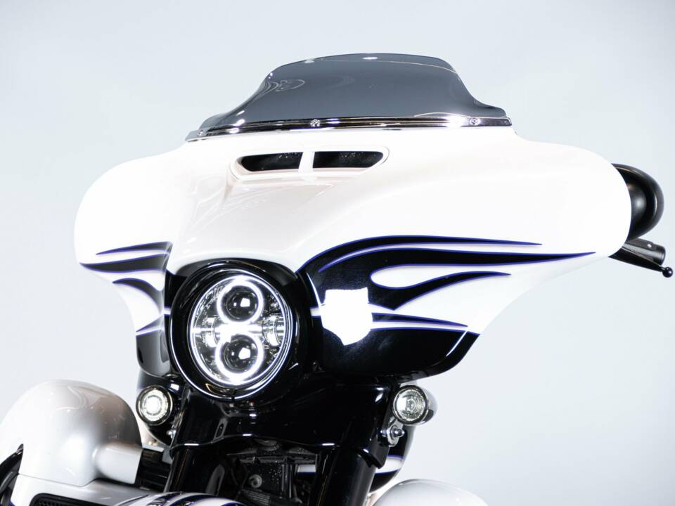Bild 31/50 von Harley-Davidson DUMMY (2015)