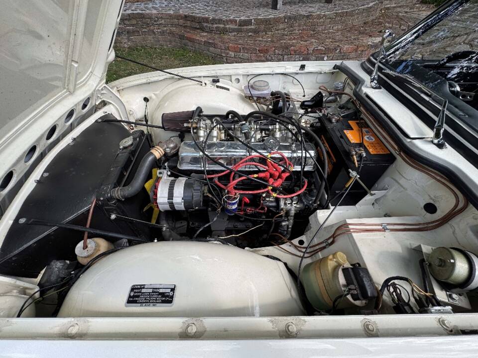Image 25/30 of Triumph TR 6 PI (1970)