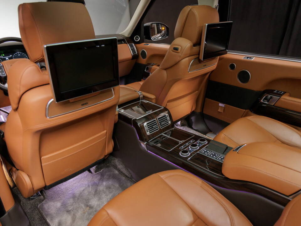 Bild 26/34 von Land Rover Range Rover Autobiography SDV8 (2015)