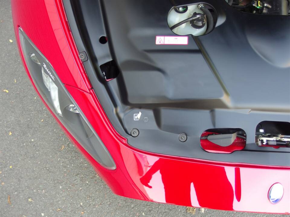 Image 80/99 of Maserati GranCabrio Sport (2015)