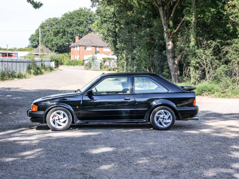 Afbeelding 25/28 van Ford Escort turbo RS (1987)