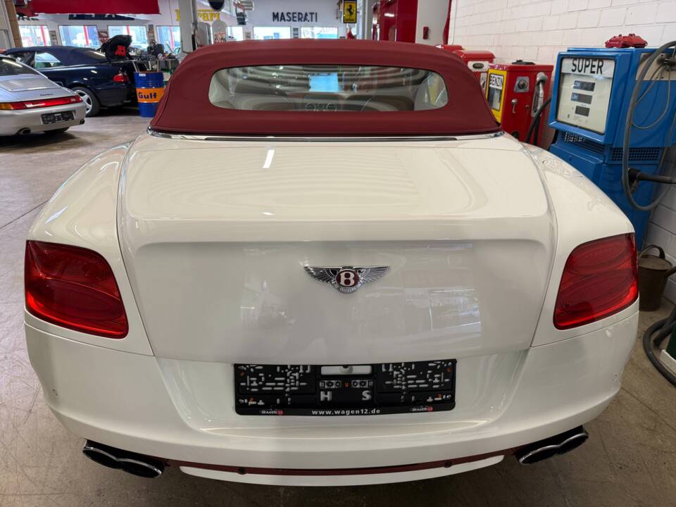 Image 8/20 of Bentley Continental GTC V8 (2012)