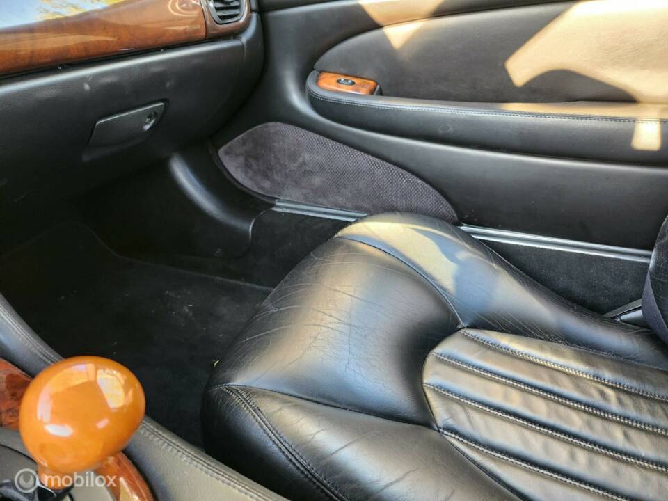 Bild 25/35 von Jaguar XKR (1998)