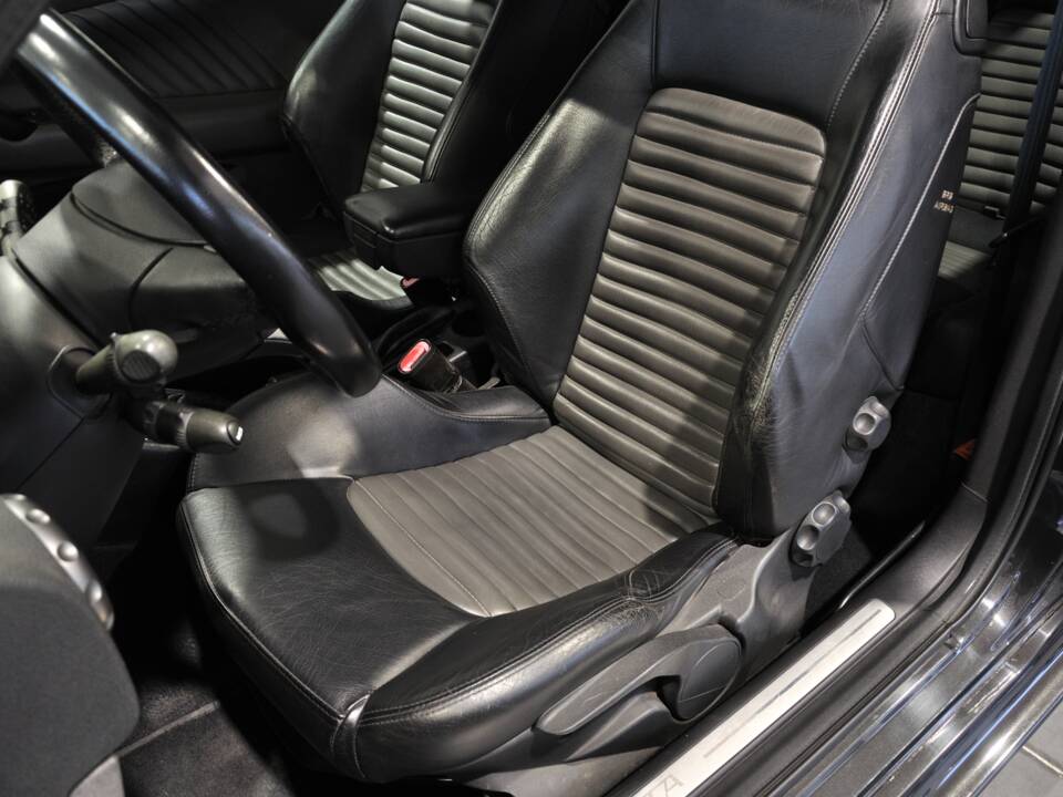 Image 18/27 of Alfa Romeo 147 3.2 GTA (2002)