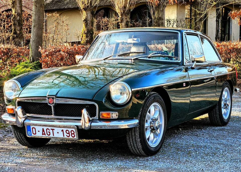 Image 1/8 of MG MGB GT (1976)