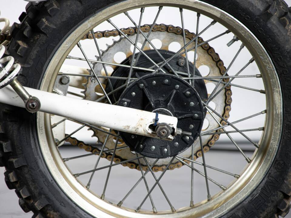 Image 18/50 of Husqvarna WR 250 (1985)