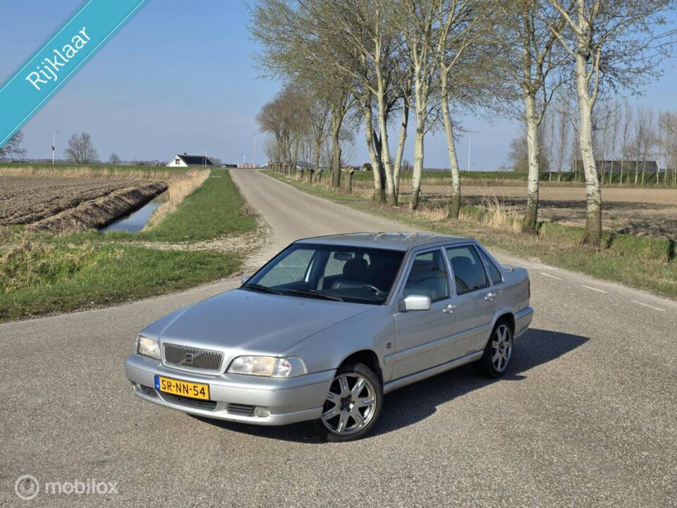 Imagen 2/26 de Volvo S 70 2.5 (1998)