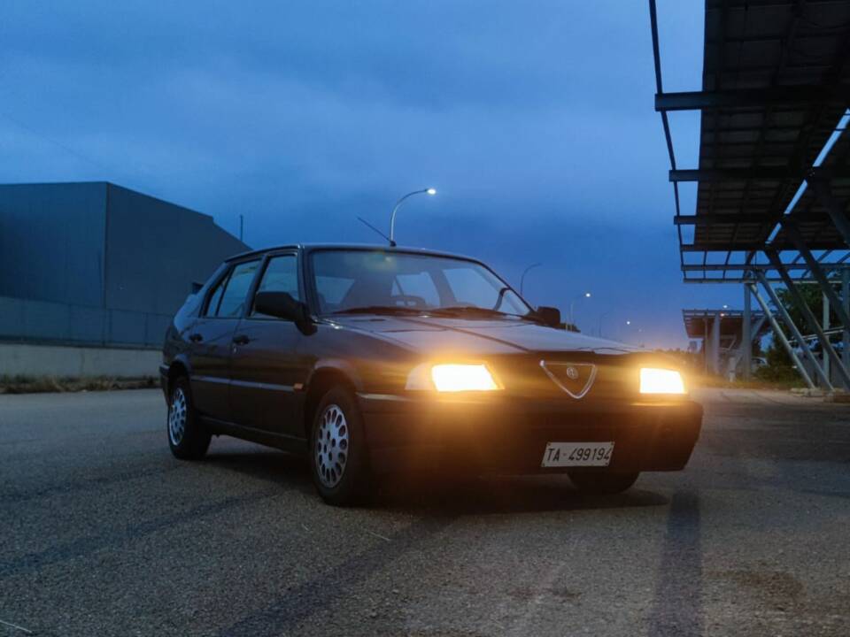 Image 29/52 of Alfa Romeo 33 - 1.3 (1992)