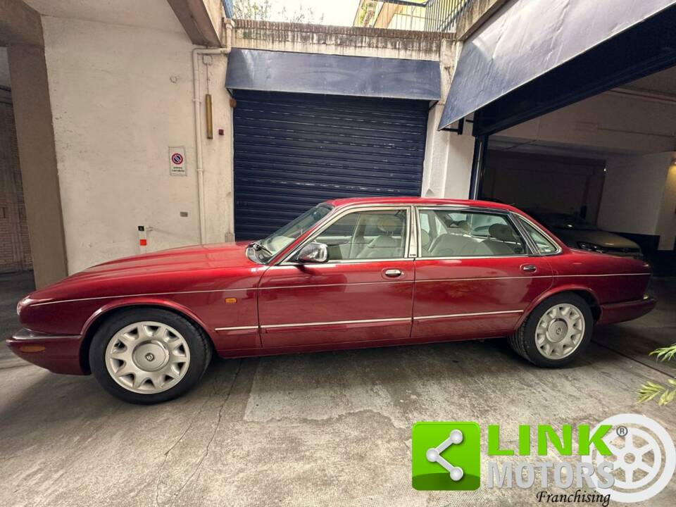 Bild 2/10 von Daimler XJ 6 4.0 (1998)