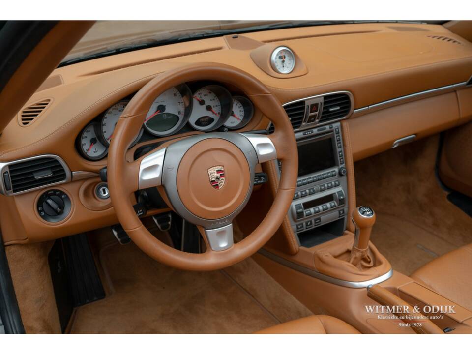 Image 14/32 of Porsche 911 Carrera S (2005)