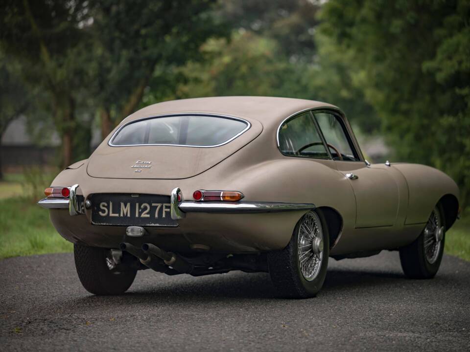 Image 3/9 of Jaguar E-Type (1967)