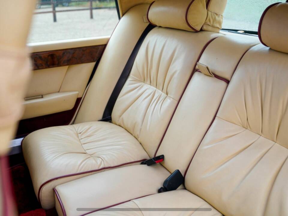 Image 8/12 of Aston Martin Lagonda (1982)