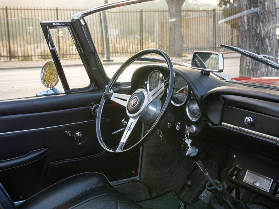 Immagine 37/94 di Alfa Romeo 2600 Spider (1964)