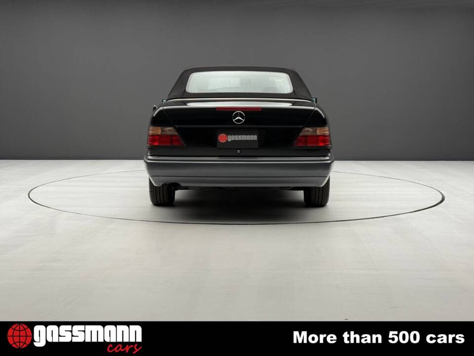 Imagen 10/15 de Mercedes-Benz E 320 (1995)