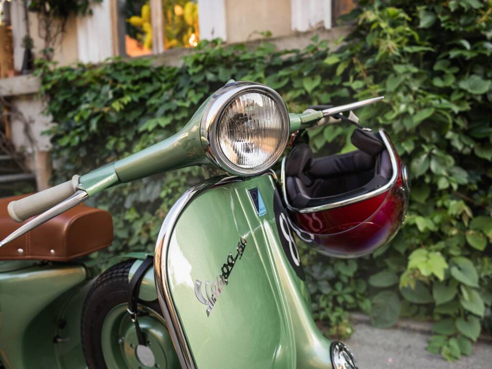 Immagine 21/32 di Piaggio Vespa 150 (1961)