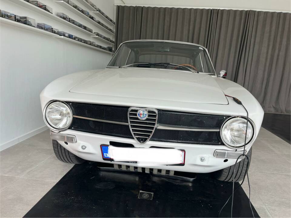 Bild 6/7 von Alfa Romeo Giulia GT 1300 Junior (1972)