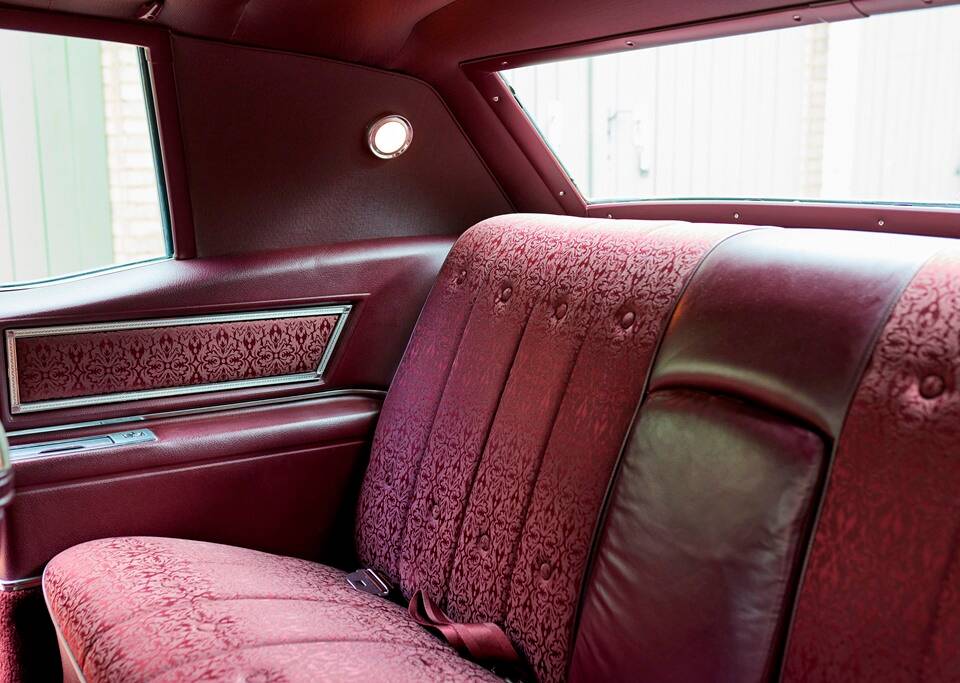 Bild 175/200 von Cadillac Coupe DeVille (1968)