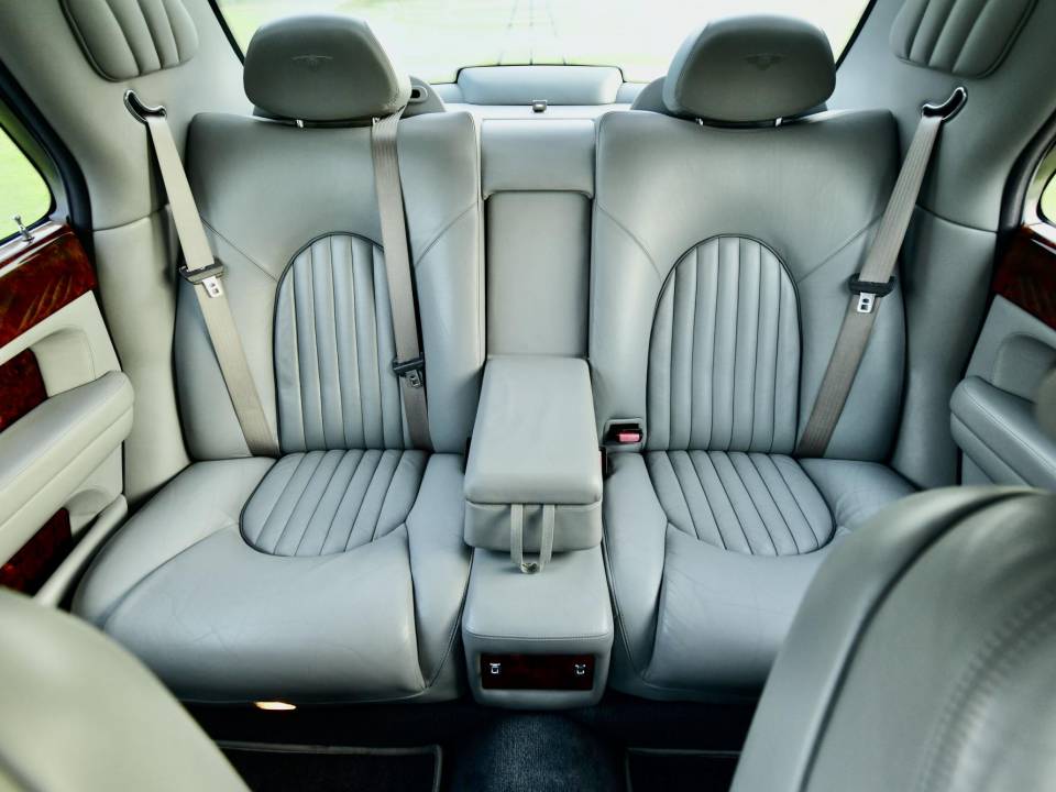Afbeelding 47/50 van Bentley Arnage Red Label (2002)