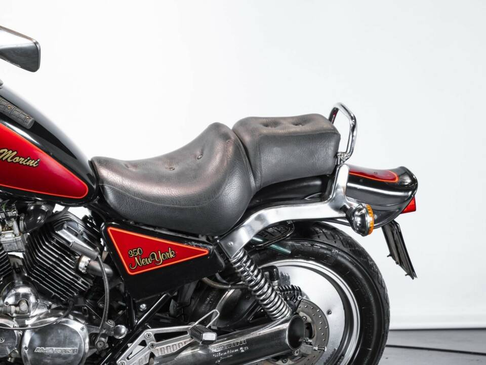 Image 14/46 of Moto Morini New York 350 (1988)