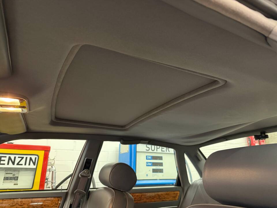 Image 12/18 of Jaguar XJ 6 4.0 (1990)