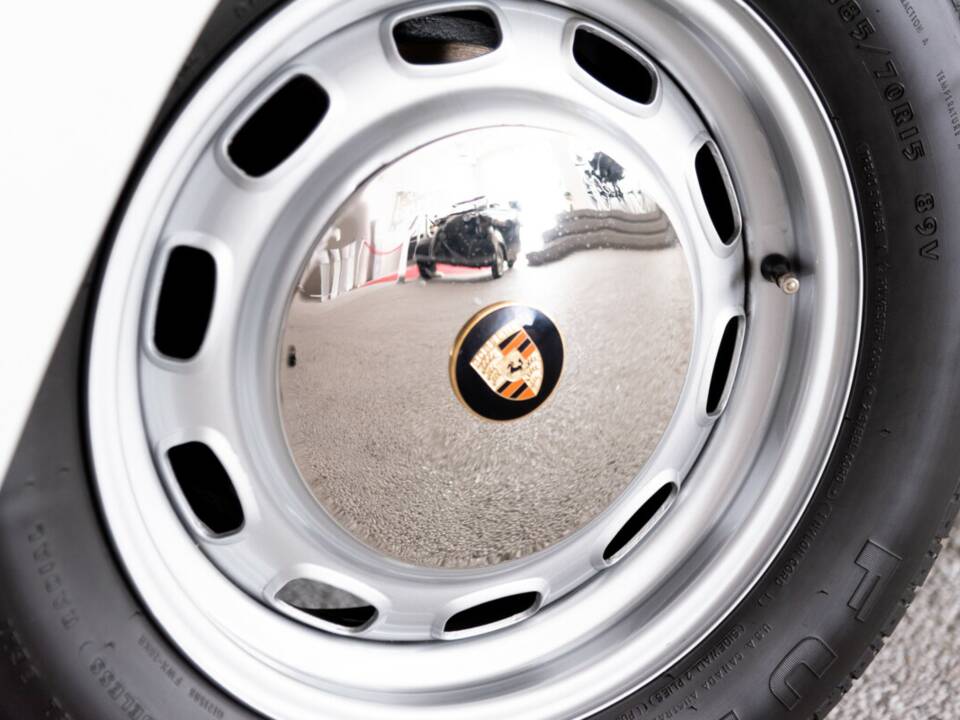 Image 22/37 of Porsche 356 C 1600 SC (1964)