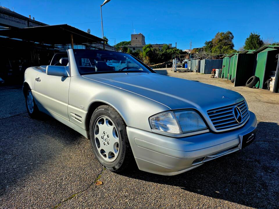 Bild 4/38 von Mercedes-Benz SL 500 (1998)