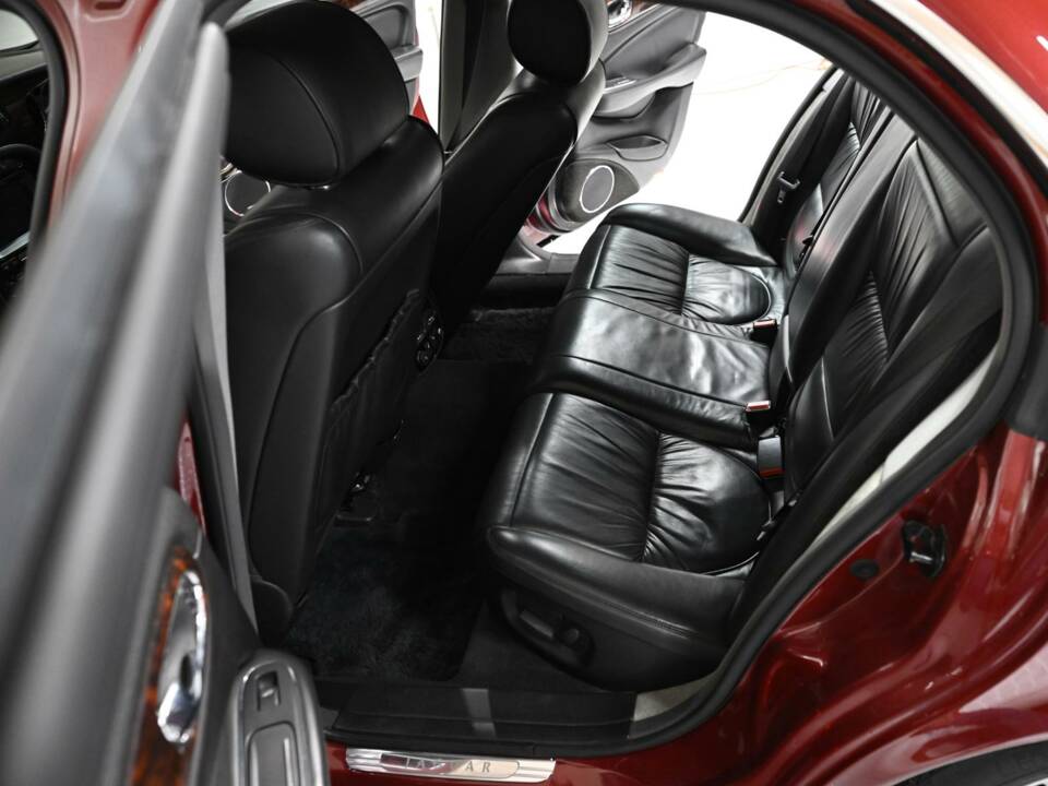 Imagen 24/50 de Jaguar XJR Super V8 (2004)