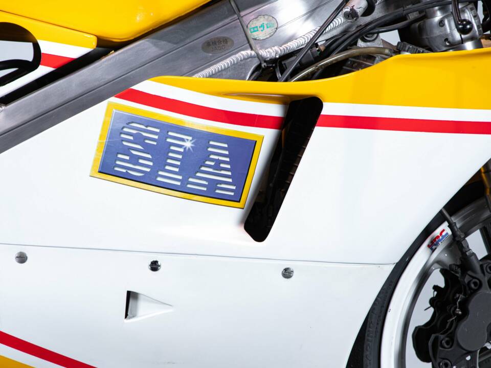 Bild 36/50 von Honda DUMMY (1992)
