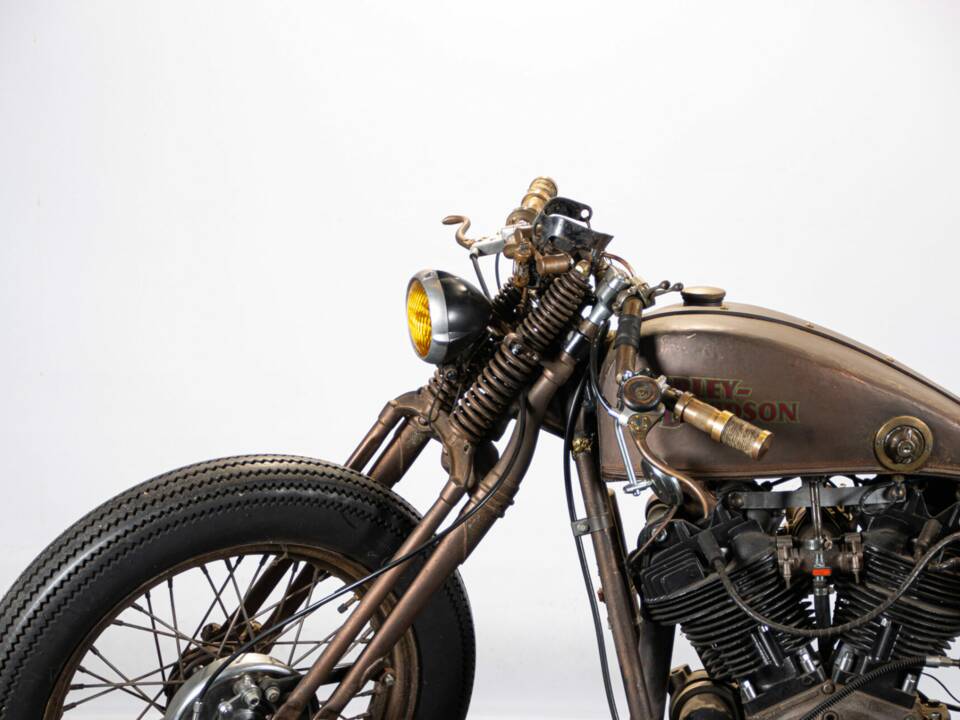 Bild 35/50 von Harley-Davidson FXSTC 1340 Softail Custom (1989)