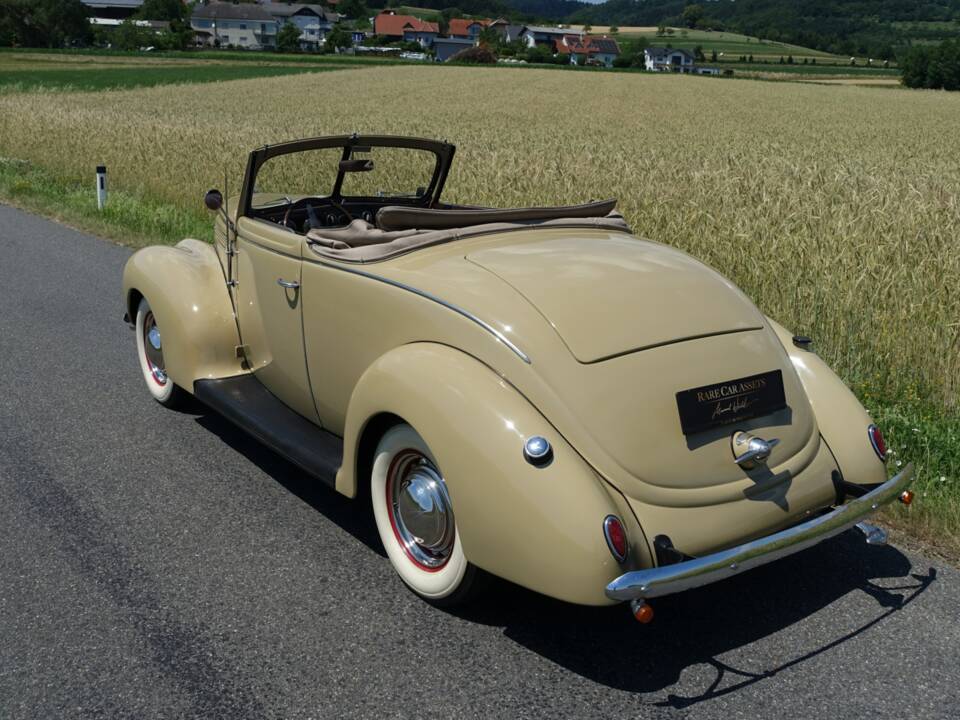Immagine 3/44 di Ford V8 (1938)