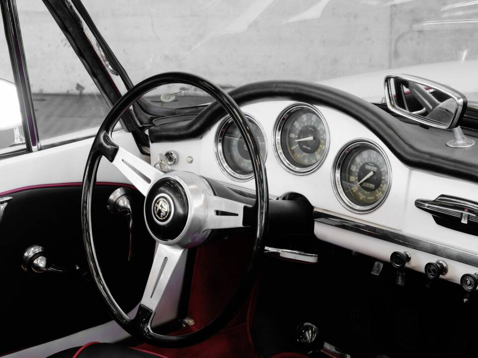Afbeelding 27/48 van Alfa Romeo Giulia 1600 Spider (1963)