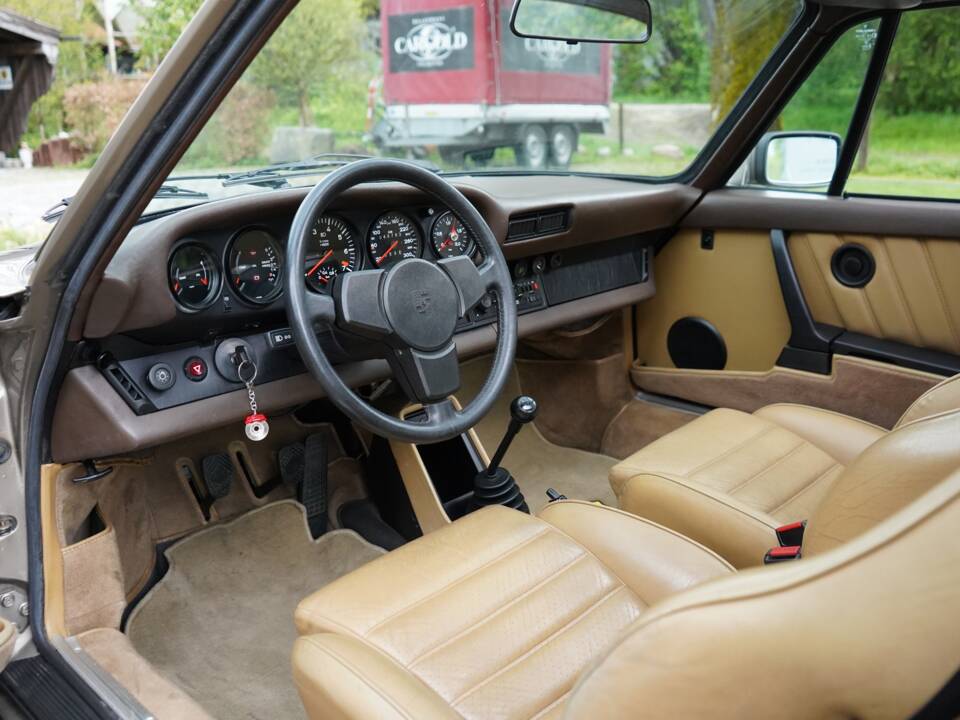 Immagine 2/14 di Porsche 911 Turbo 3.3 Flatnose (1982)