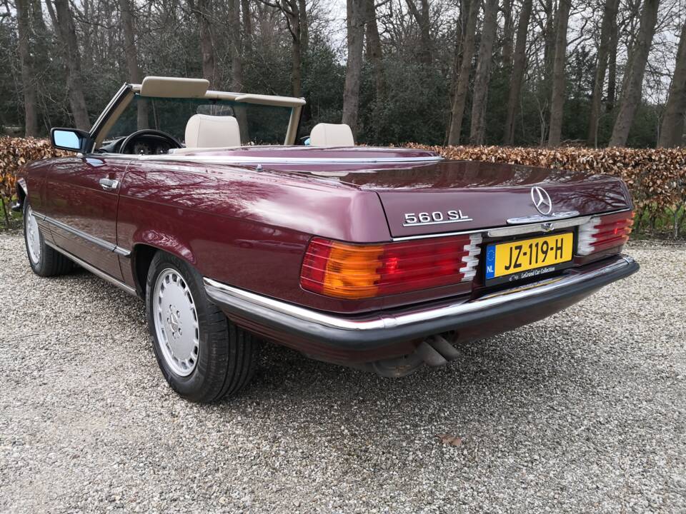 Image 7/38 of Mercedes-Benz 560 SL (1986)