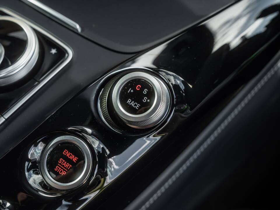 Image 53/67 of Mercedes-AMG GT-R (2018)