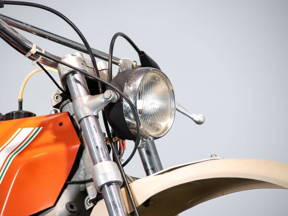 Image 42/50 of Aspes DUMMY (1983)