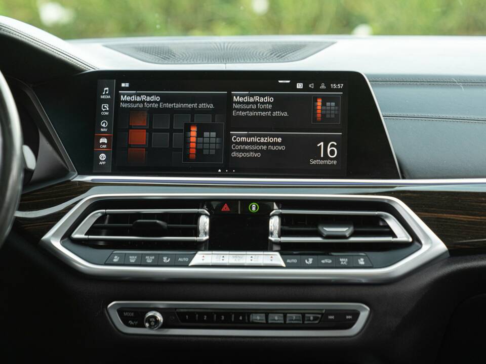 Bild 37/50 von BMW X5 M50d (2019)