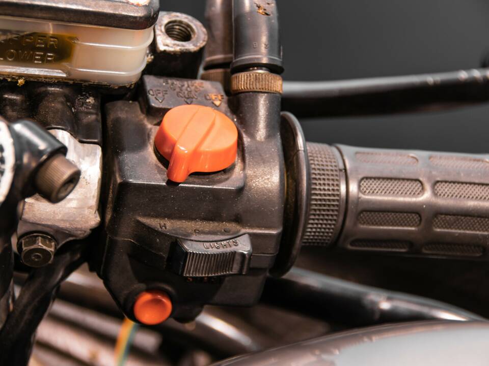 Imagen 20/27 de Honda CB 900 F Bol d'Or (1982)