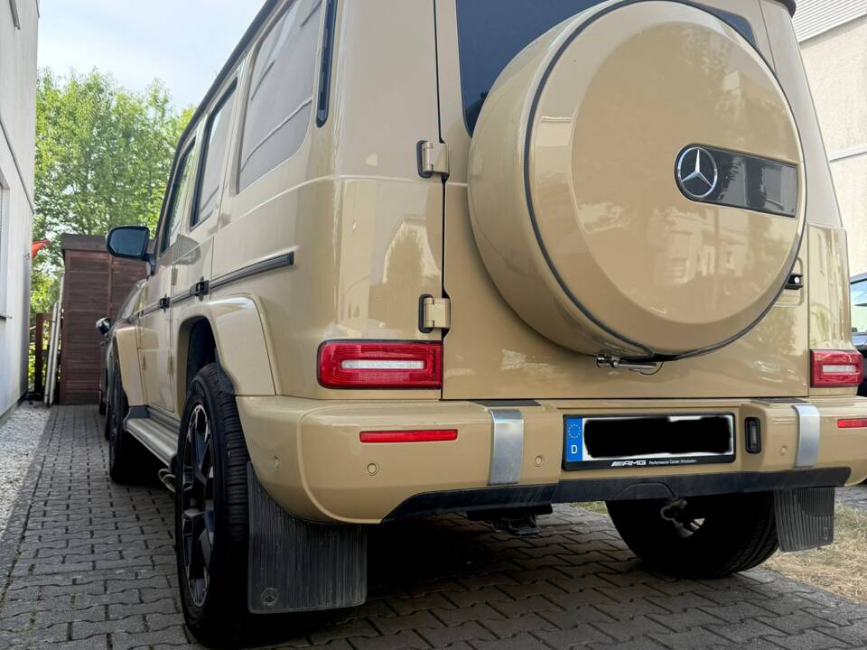 Image 2/17 of Mercedes-Benz G 63 AMG (LWB) (2023)