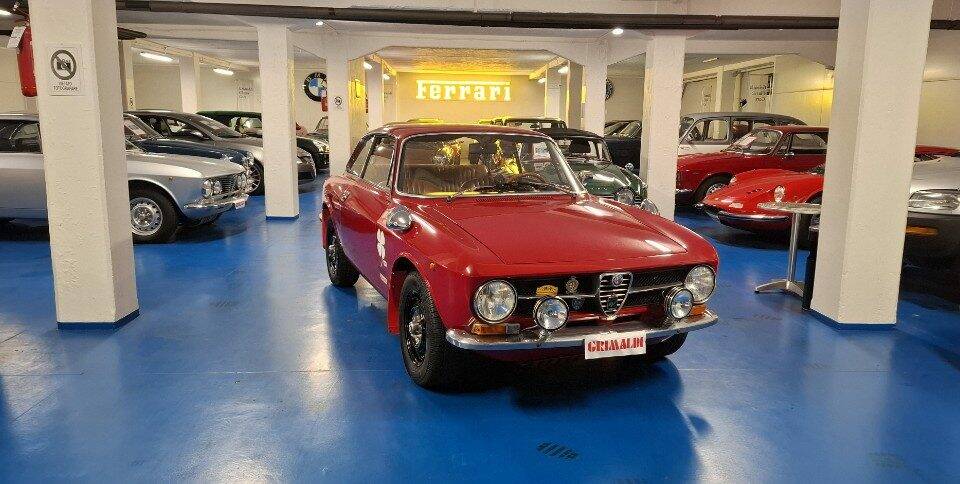 Imagen 13/37 de Alfa Romeo Giulia GT 1300 Junior (1974)