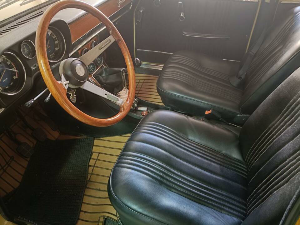 Immagine 6/50 di Alfa Romeo Giulia Nuova Super 1300 (1975)