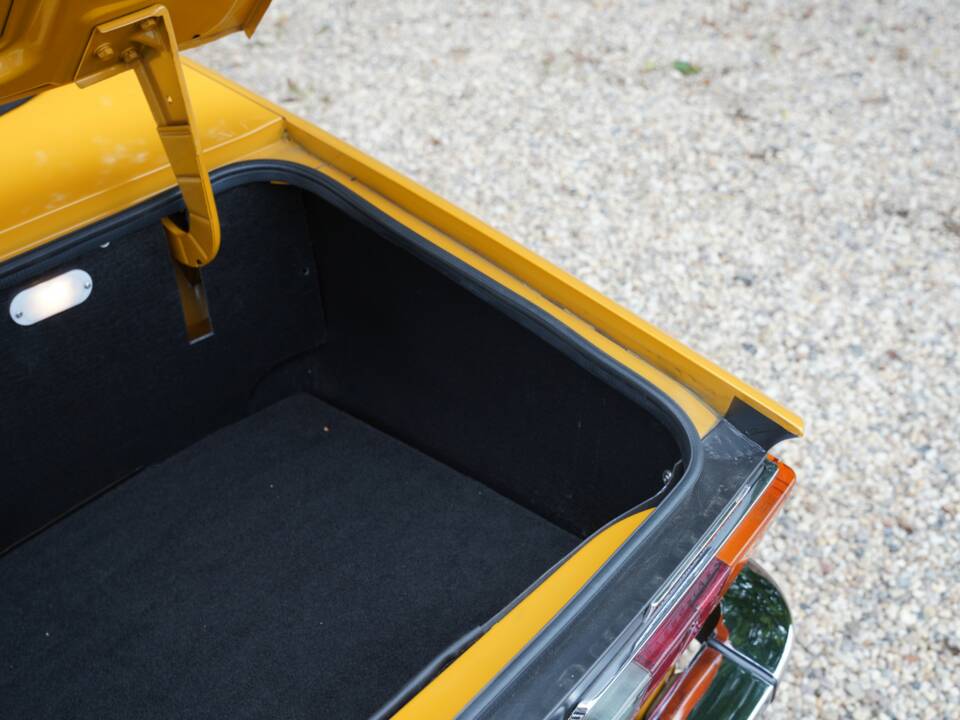 Image 23/50 of Triumph TR 6 (1971)