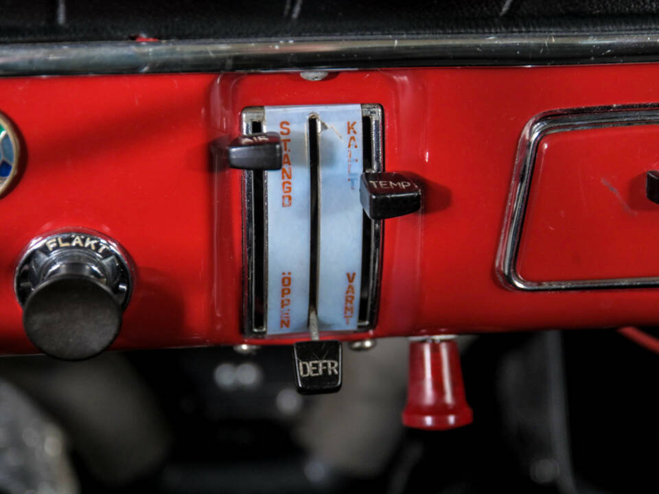 Image 28/50 of Volvo 1800 S (1965)