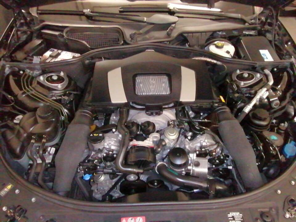 Image 6/26 of Mercedes-Benz CL 500 (2008)