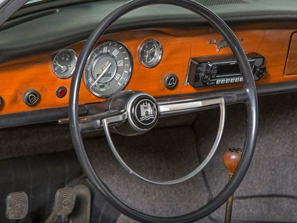 Image 18/20 of Volkswagen Karmann Ghia 1500 (1967)