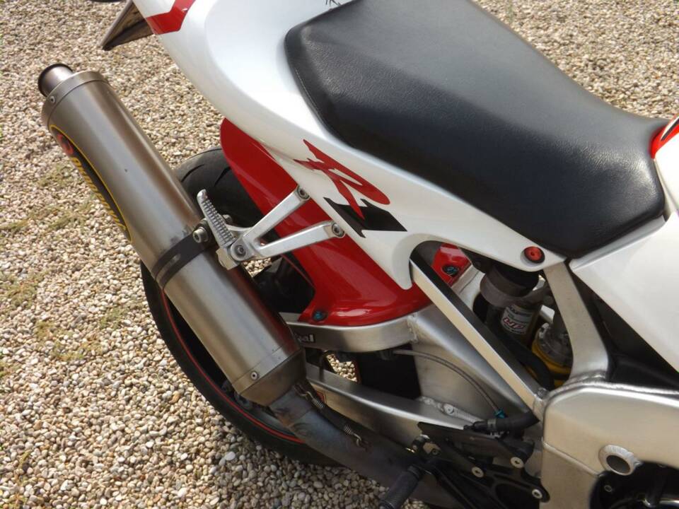 Afbeelding 27/50 van Yamaha YZF 1000 R1 (1998)