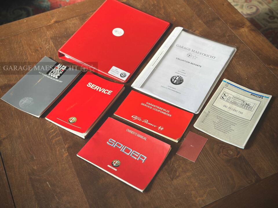 Image 87/100 de Alfa Romeo 2.0 Spider (1993)